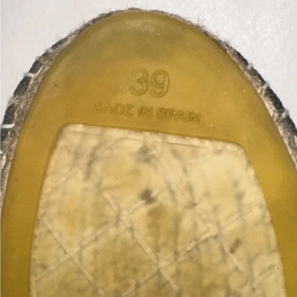 Used channel‎ tan CLOTH ESPADRILLES size 8